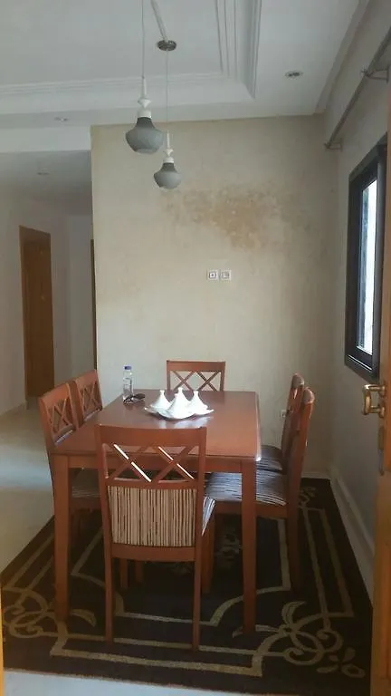 Mouzdalifa Apartment In City Center Марракеш